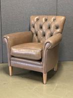 Klassieke, Engelse Chesterfield fauteuil in leer met capiton, Huis en Inrichting, Fauteuils, Ophalen, Zo goed als nieuw, 75 tot 100 cm