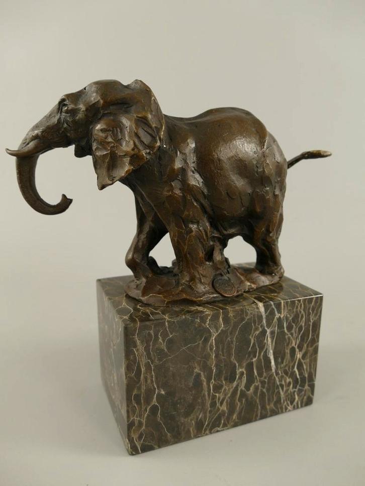 Bronzen Olifant op Marmeren Sokkel, Antiek en Kunst, Kunst | Beelden en Houtsnijwerken, Ophalen of Verzenden