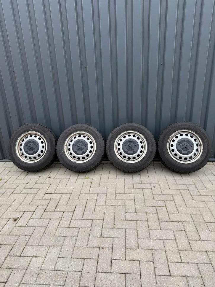Zeer goede winterbanden voor Peugeot Expert, Auto-onderdelen, Banden en Velgen, Banden en Velgen, Winterbanden, 16 inch, 215 mm