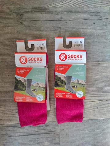 Roze Alp + sokken van wundersocks  beschikbaar voor biedingen