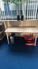 Bureau wit met eiken, Ophalen