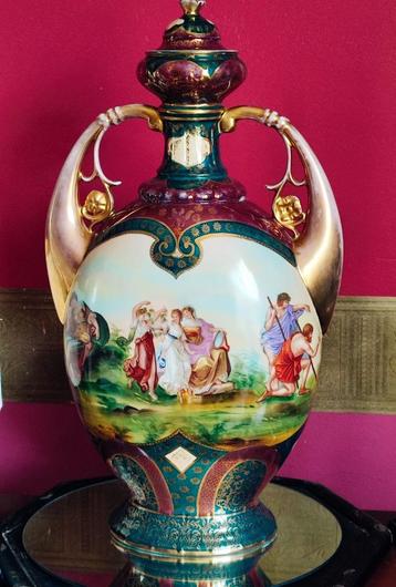 Grote porcelain vaas Vienna 19 eeuw  beschikbaar voor biedingen