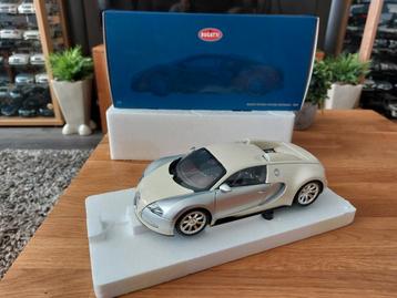 Minichamps 1/18 Bugatti veyron LCentenaire Chrome/Beige  beschikbaar voor biedingen