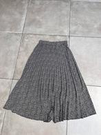 SISTERS POINT ZWART / WIT LANGE PLISSÉ ROK MAXIROK MAAT M, Kleding | Dames, Rokken, Maat 38/40 (M), Zwart, Sisters Point, Ophalen of Verzenden
