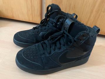 gevoerde hoge Nike sneakers maat 37.5 zwart unisex boots beschikbaar voor biedingen
