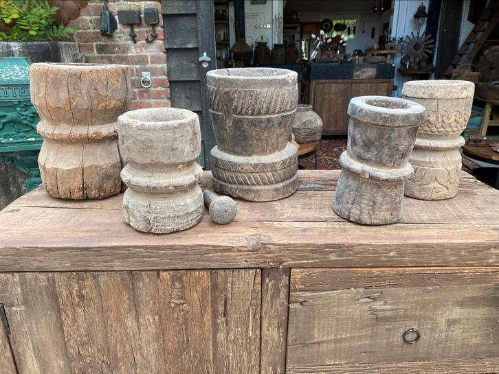 Robuuste oude vijzels, Antiek en Kunst, Antiek | Woonaccessoires, Ophalen of Verzenden