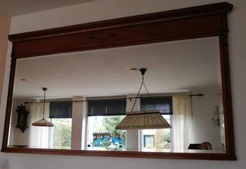 Prachtige grote spiegel
In kersenhout kleur
Mooie stijl beschikbaar voor biedingen