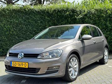 Volkswagen Golf 1.4 TSI 90KW DSG 2015 Grijs beschikbaar voor biedingen