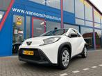 Toyota AYGO X 1.0 VVT-I Play Navi Carplay Camera Led 5-Deurs, Gebruikt, 920 kg, Met garantie (alle), 4 stoelen