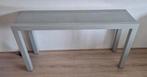 Strakke grijze zijtafel van metaal, Huis en Inrichting, Tafels | Sidetables, Ophalen, Gebruikt, 100 tot 150 cm, Glas