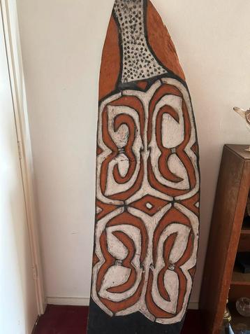 Oud authentiiek Asmat Warrior Schild Papua Nieuw Guinea trib beschikbaar voor biedingen
