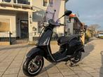 Vespa sprint 50 bromscooter 45 km 2018, Ophalen, Overige modellen, Maximaal 45 km/u, Zo goed als nieuw