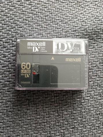 Opzoek naar een mini DV camera voor deze bandjes!!! beschikbaar voor biedingen