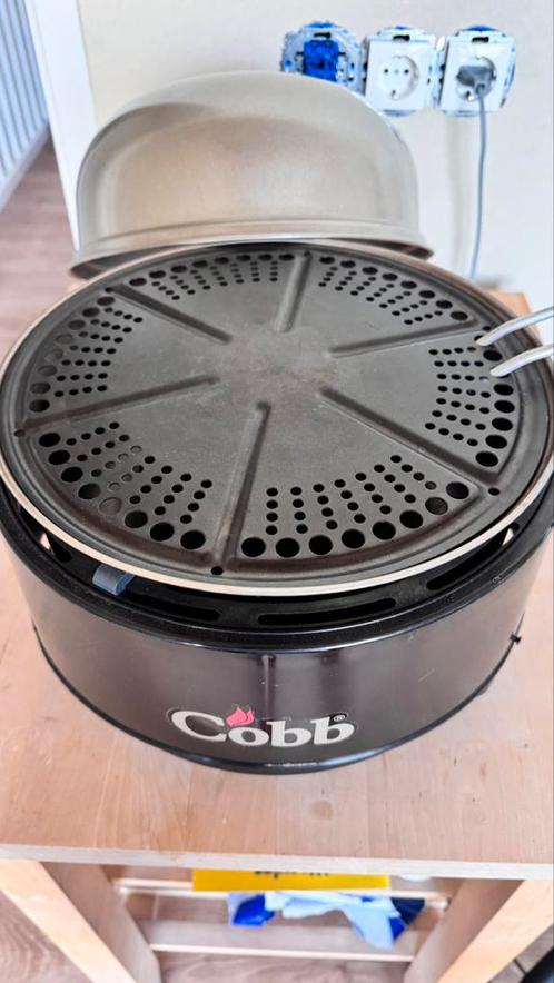 Cobb tafel bbq, klassiek model, Tuin en Terras, Houtskoolbarbecues, Gebruikt, Met accessoires, Ophalen of Verzenden