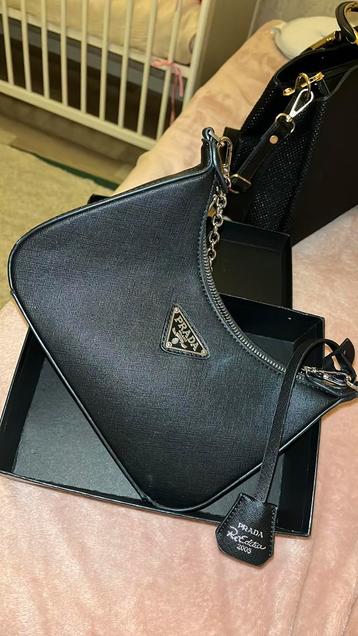 Handtas zwart zilver met mini tasje eraan beschikbaar voor biedingen