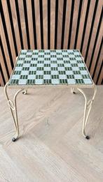 Brocante bijzet tafeltje met mozaïek blad, Overige materialen, Minder dan 55 cm, Gebruikt, Vierkant