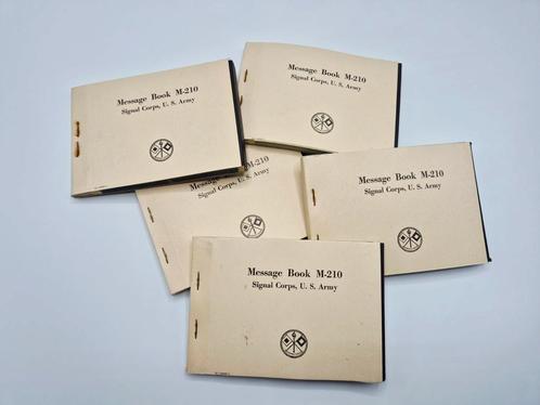 US WWII Lot 5 M210 Signal Corps Message Books, Verzamelen, Militaria | Tweede Wereldoorlog, Landmacht, Embleem of Badge, Amerika