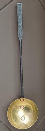 18e eeuwse pollepel met ijzeren steel, Verzenden, Koper