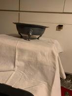 Antiek metalen badje / schaal op pootjes, Verzenden