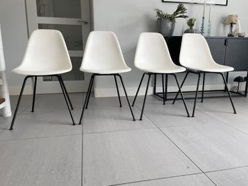 Vitra Eames stoelen wit dsx zwart beschikbaar voor biedingen