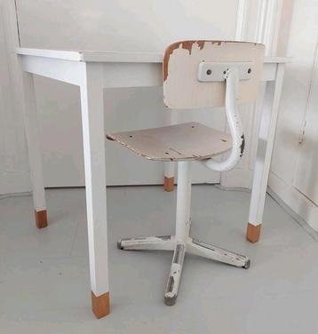 Kinderset Tafeltje Stoeltje Bureautje Vintage Retro  beschikbaar voor biedingen
