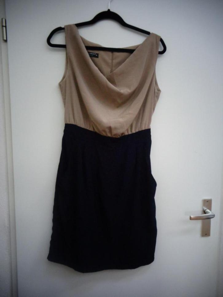 Rinascimento jurk, maat M. Zwart met 'nude' kleur, mouwloos, Kleding | Dames, Jurken, Zo goed als nieuw, Maat 38/40 (M), Zwart