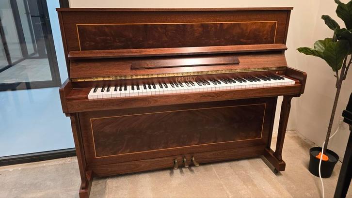 Prachtige Engelse Bentley piano. Bieden maar!, Muziek en Instrumenten, Piano's, Zo goed als nieuw, Zwart, Ophalen