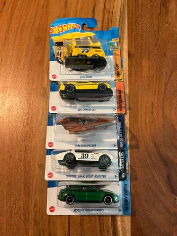 51 stuks diverse Hot Wheels nieuw in de verpakking beschikbaar voor biedingen
