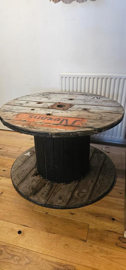 Stoere industriële kabelhaspel, gebruikt als tafel., Antiek en Kunst, Antiek | Meubels | Tafels, Ophalen