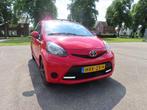 Toyota Aygo 1.0 VVT-i Now, airco, navi, Auto's, Voorwielaandrijving, Euro 5, Stof, Gebruikt