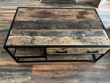 Mooie robuuste Zware salontafel Driftwood OTIK van Goossens beschikbaar voor biedingen