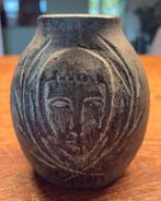 Keramieken vaasje/potje onderzijde gesigneerd Kul-Kas 16, Antiek en Kunst, Curiosa en Brocante, Ophalen of Verzenden