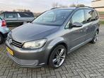 Volkswagen Touran 2.0 TDI Comfortline 2'Eig APK 2027, Auto's, Volkswagen, Euro 5, Stof, Zwart, 4 cilinders
