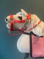 Wit Stokpaard met Hoofdstel en Deken, Ophalen, Zo goed als nieuw, Jongen of Meisje