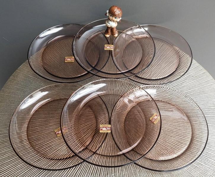 6 vintage violetbruin Duralex vicasa mode diner borden 22.5, Huis en Inrichting, Keuken | Servies, Nieuw, Bord(en), Overige stijlen