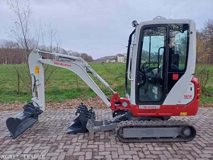 Takeuchi TB216 | bj2022 | 784 uur | 3 bakken, Zakelijke goederen, Machines en Bouw | Kranen en Graafmachines, Graafmachine, Ophalen of Verzenden