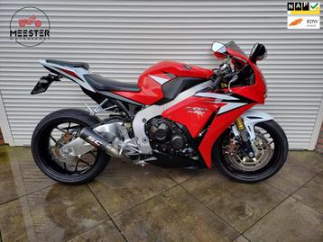 Honda CBR 1000 RR Fireblade met sc project.......cbr1000rr c beschikbaar voor biedingen