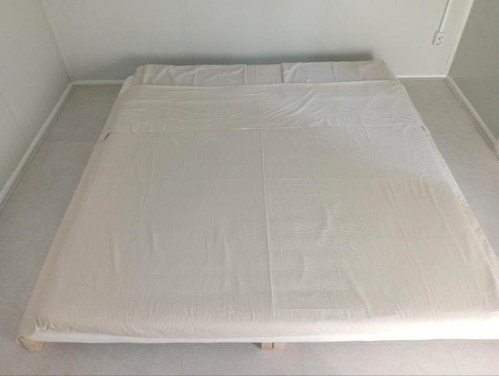 Nieuw. 200x200 compleet bed incl. matras en lakens., Huis en Inrichting, Slaapkamer | Matrassen en Bedbodems, Nieuw, Tweepersoons