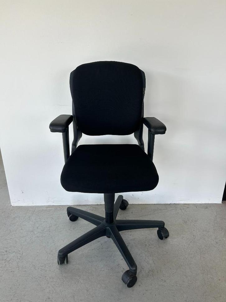 Ahrend 230 bureaustoel zwarte stof, Huis en Inrichting, Bureaustoelen, Gebruikt, Bureaustoel, Zwart, Ergonomisch, Ophalen of Verzenden