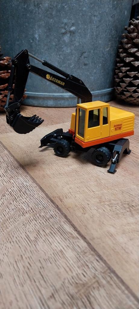 Akerman H7Mc graafmachine model 1:50 JOAL, Hobby en Vrije tijd, Modelauto's | 1:50, Zo goed als nieuw, Hijskraan, Tractor of Landbouw