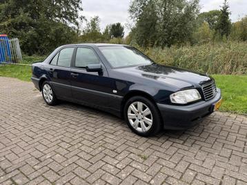 Mercedes C-klasse 180 AUT Classic. Lage KMS! Nette auto! beschikbaar voor biedingen