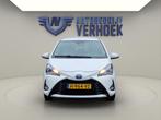 Toyota Yaris 1.5 Hybrid Design Clima - Camera - Cruise Contr, Auto's, Gebruikt, Euro 6, 4 cilinders, Met garantie (alle)