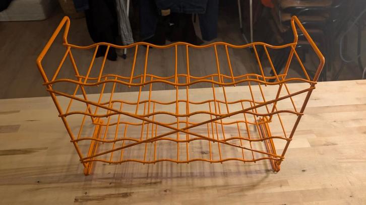 Vintage Tomado wijnrek – oranje – stapelbaar metalen rek, Huis en Inrichting, Kasten | Schoenenrekken, Ophalen of Verzenden