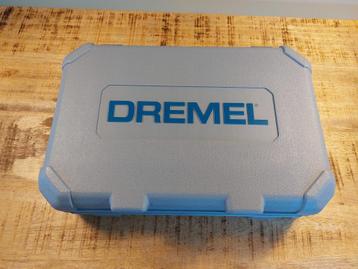 Dremel 8220 Koffer met accessoires beschikbaar voor biedingen
