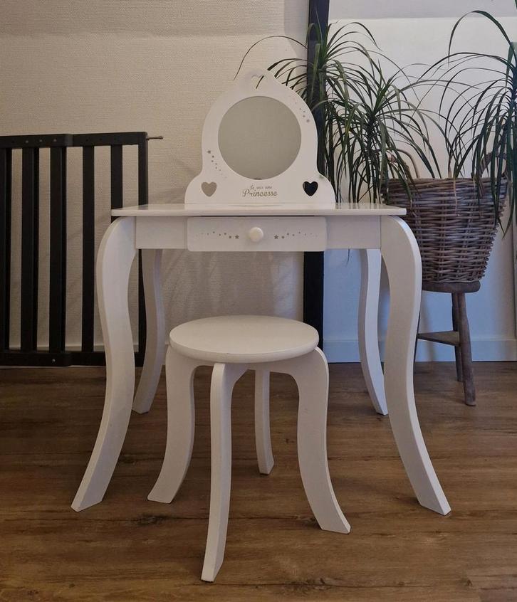 Leuke kinder kaptafel met krukje, Kinderen en Baby's, Kinderkamer | Tafels en Stoelen, Zo goed als nieuw, Tafel(s) en Stoel(en)