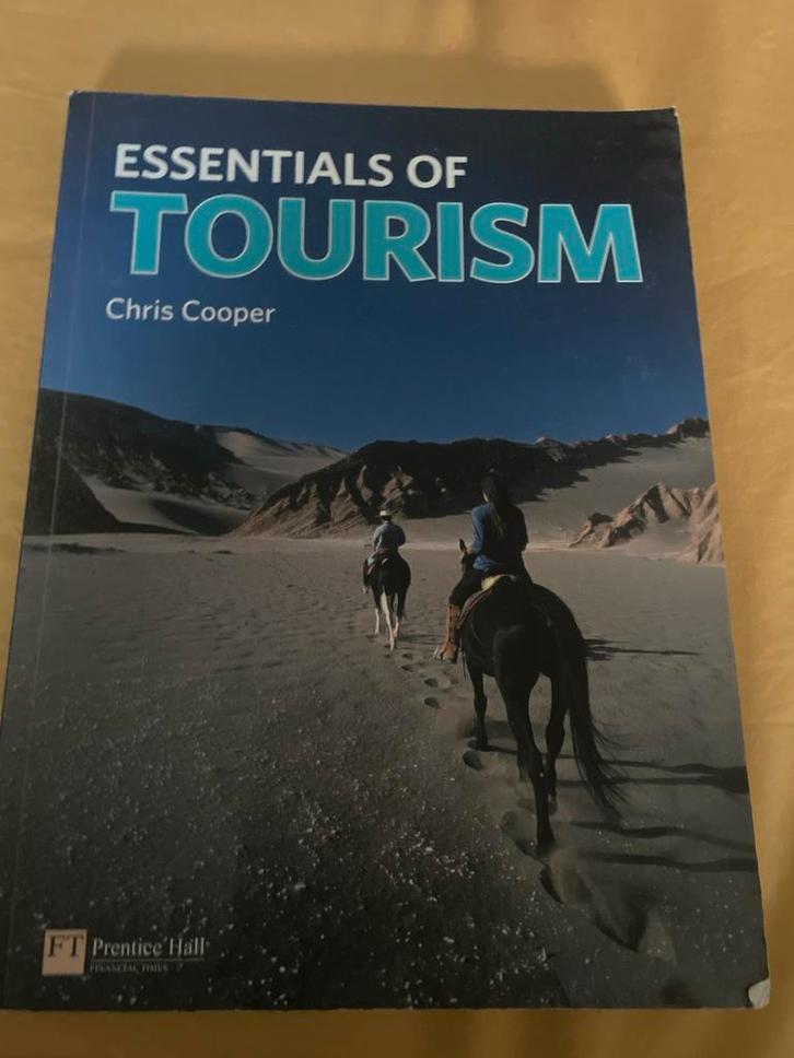 Essentials of Tourism - Chris Cooper, Boeken, Studieboeken en Cursussen, Zo goed als nieuw, HBO, Gamma, Ophalen of Verzenden