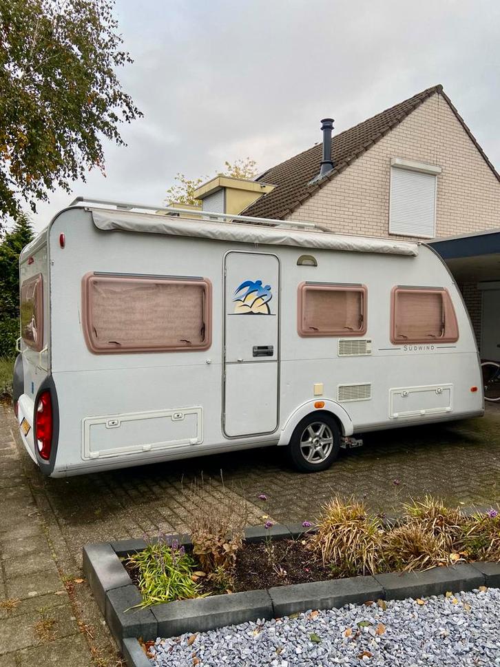 Knaus Südwind 450, Caravans en Kamperen, Caravans, Particulier, tot en met 4, 1000 - 1250 kg, Rondzit, Knaus, Dwarsbed, 4 tot 5 meter