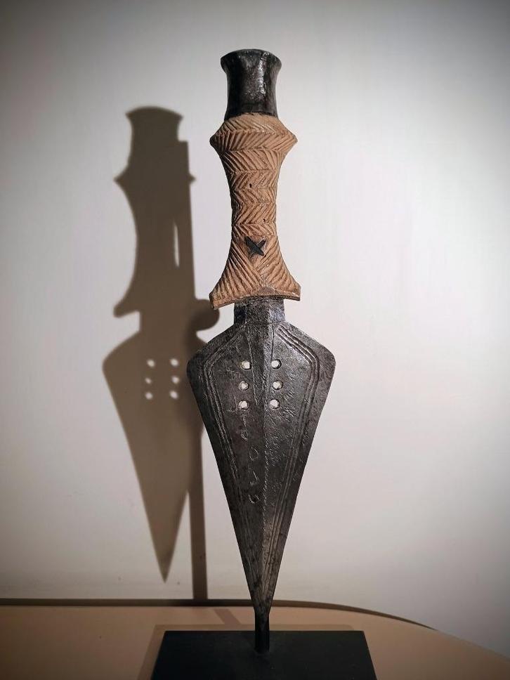 Yela Tetela-mes Congo DRC Afrika, Antiek en Kunst, Kunst | Niet-Westerse kunst, Verzenden