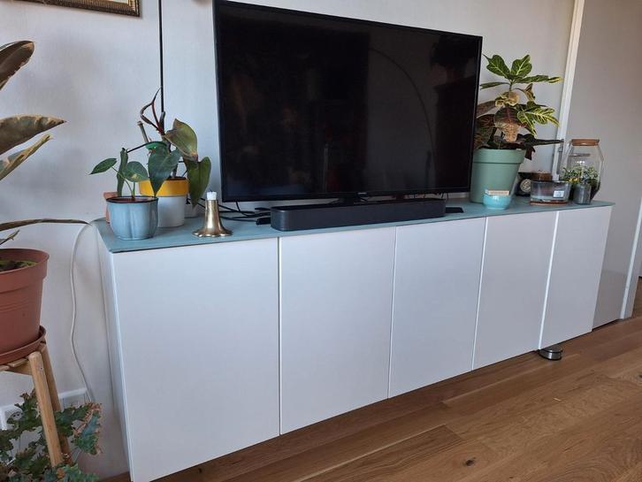 Hangend dressoir, Huis en Inrichting, Kasten | Dressoirs, Zo goed als nieuw, 200 cm of meer, 25 tot 50 cm, Met deur(en), Met plank(en)