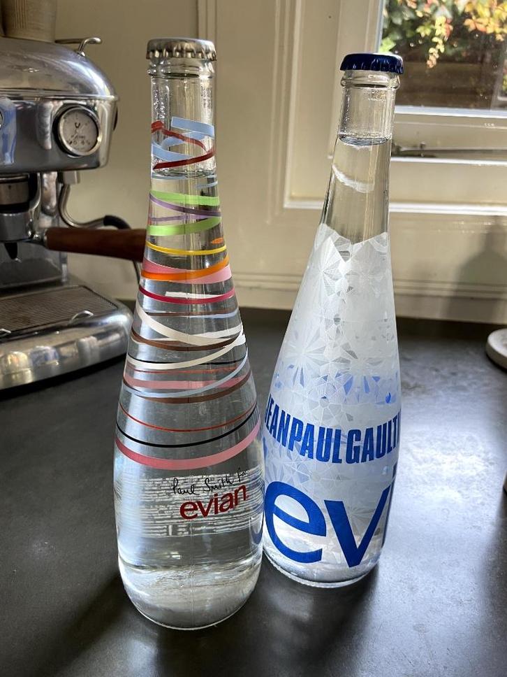 2 Design waterflessen van Jean Paul Gaultier en Paul Smith, Verzamelen, Overige Verzamelen, Nieuw, Ophalen of Verzenden